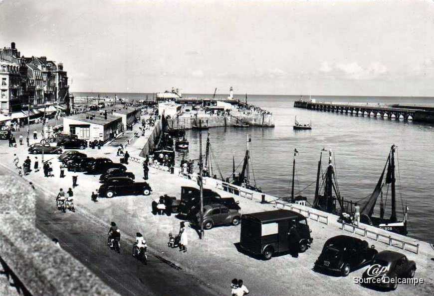 76 Le Treport La digue et l Esplanade II.jpg